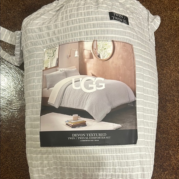 UGG Devon Textured Twin/Twin XL Comforter Set - Picture 1 of 4